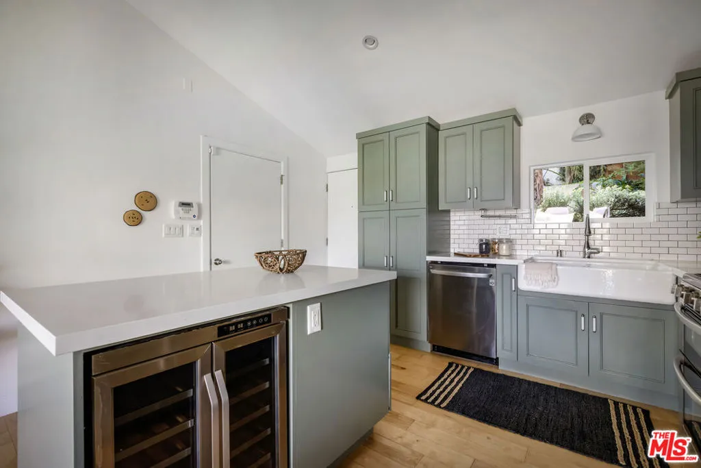 4862 Glenalbyn Drive, Los Angeles, California 90065 home-pic-11