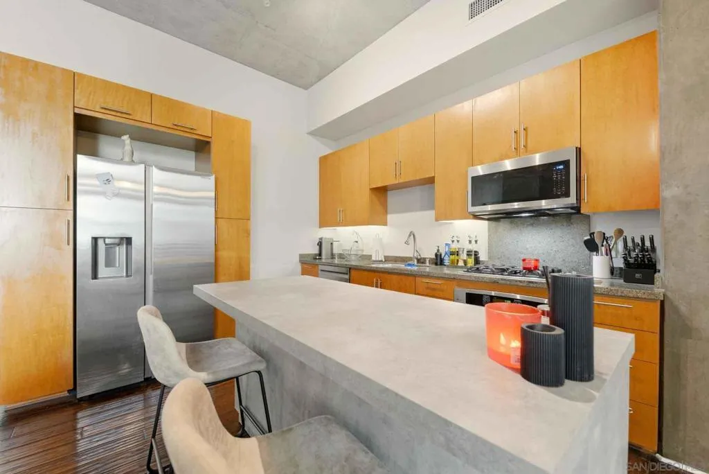 1050 Island Ave 422, San Diego, California 92101 home-pic-8