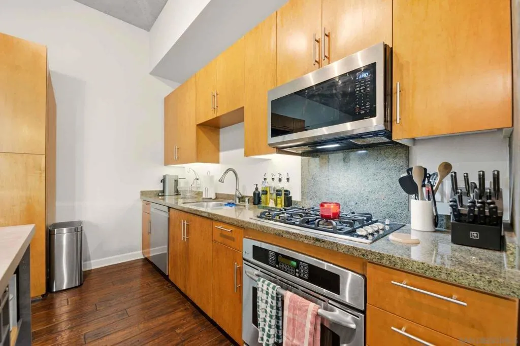1050 Island Ave 422, San Diego, California 92101 home-pic-10