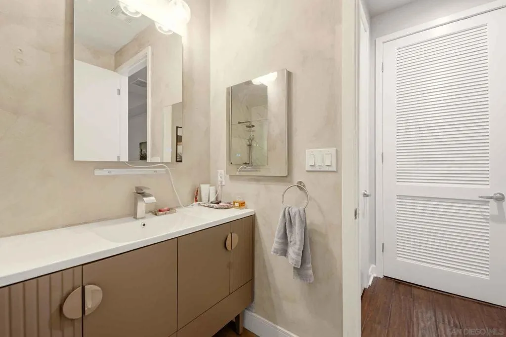 1050 Island Ave 422, San Diego, California 92101 home-pic-13