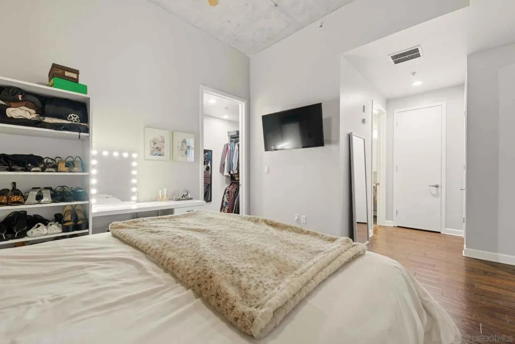 1050 Island Ave 422, San Diego, California 92101 home-pic-17