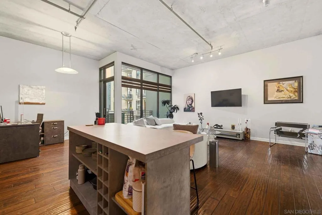 1050 Island Ave 422, San Diego, California 92101 home-pic-3