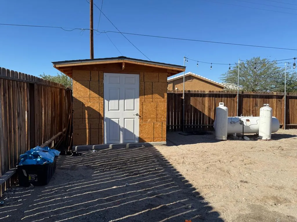2839 Bach Avenue, Thermal, California 92274 home-pic-19