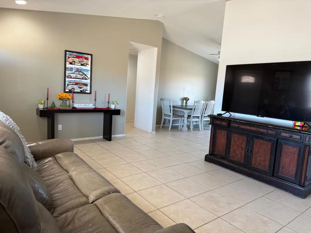 2839 Bach Avenue, Thermal, California 92274 home-pic-2