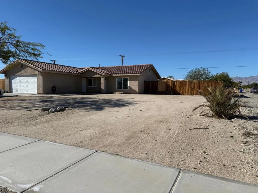 2839 Bach Avenue, Thermal, California 92274 home-pic-0