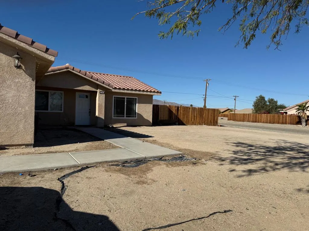 2839 Bach Avenue, Thermal, California 92274 home-pic-1