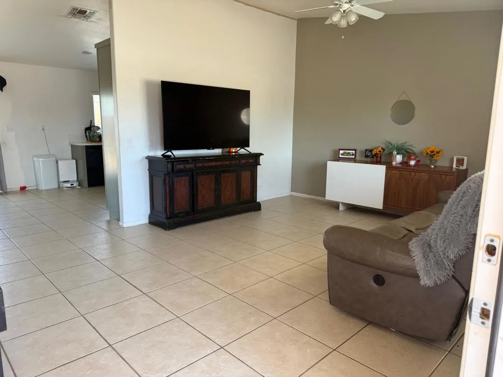 2839 Bach Avenue, Thermal, California 92274 home-pic-3