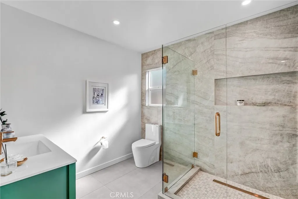 3811 S Norton, Los Angeles, California 90008 home-pic-18