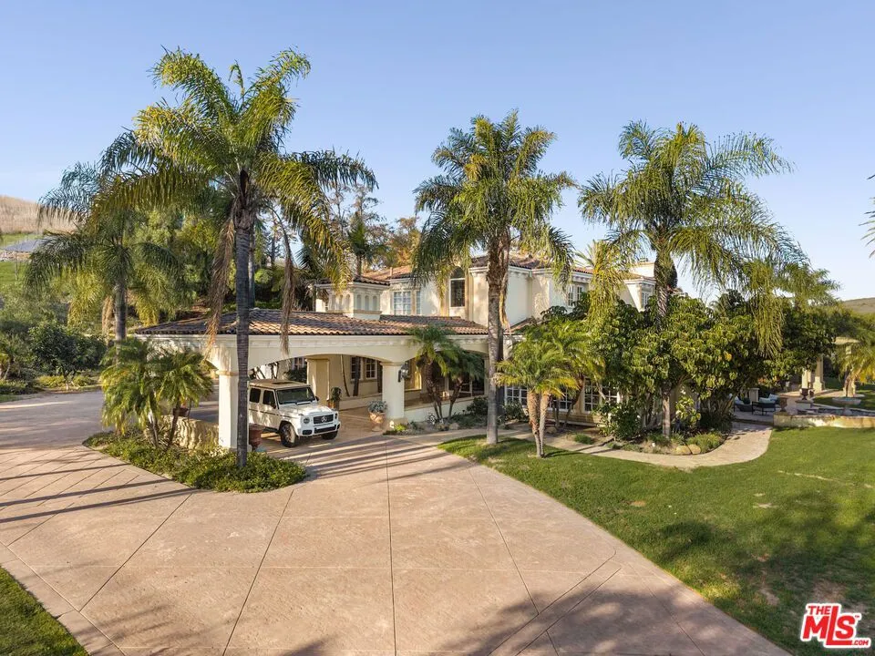 3855 Brunston Court, Westlake Village, California 91362 home-pic-2
