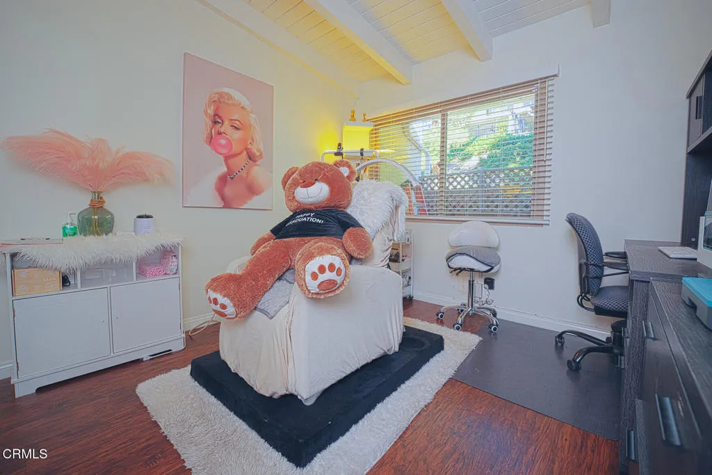 942 Woodlawn Drive, Thousand Oaks, California 91360 home-pic-12
