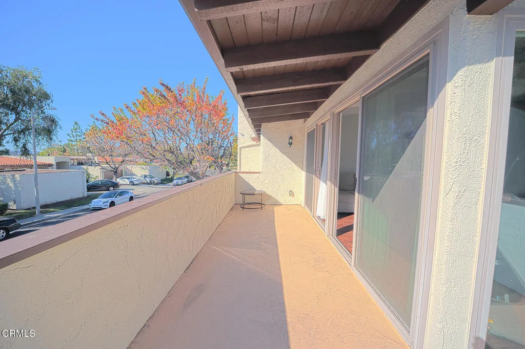 942 Woodlawn Drive, Thousand Oaks, California 91360 home-pic-7