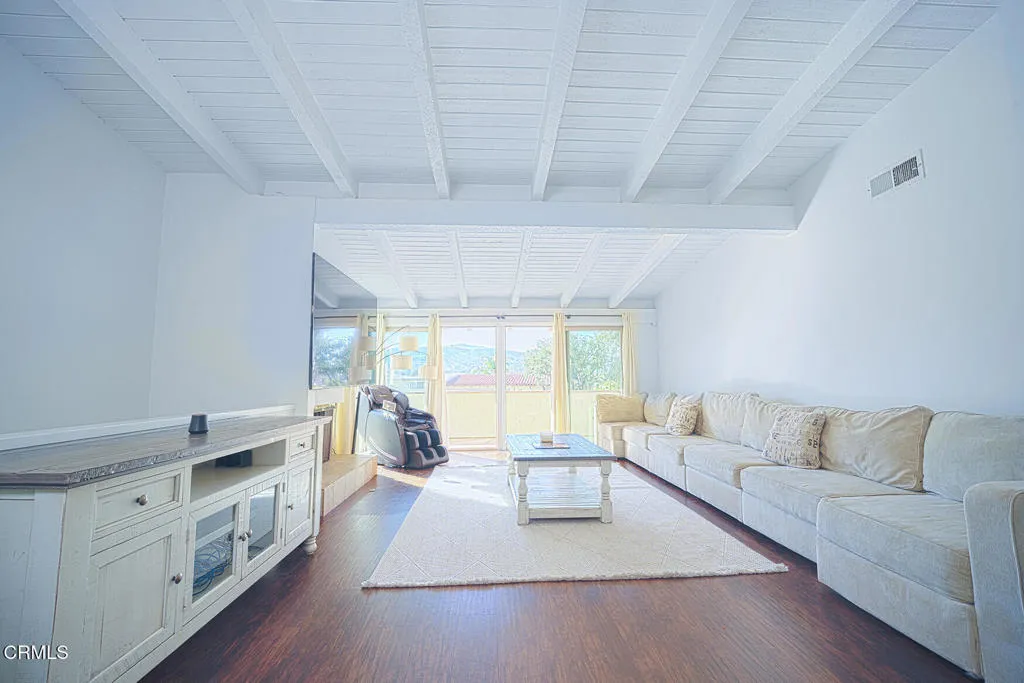 942 Woodlawn Drive, Thousand Oaks, California 91360 home-pic-4