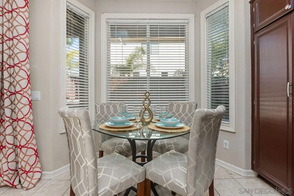 29610 Gracilior Dr, Escondido, California 92026 home-pic-11