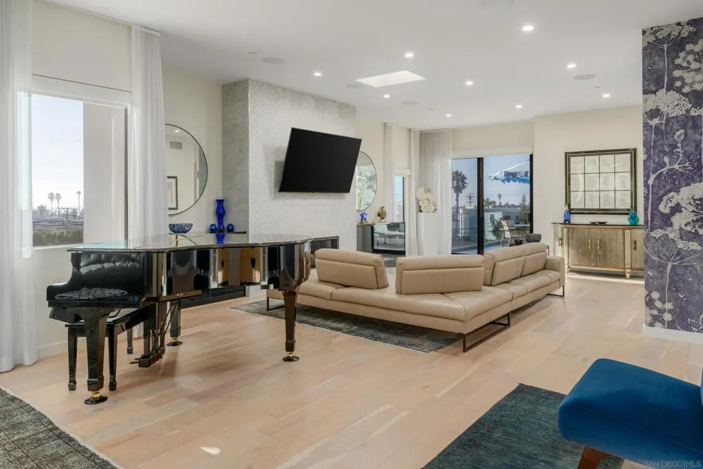 1224 Virginia Way, La Jolla, California 92037 home-pic-21