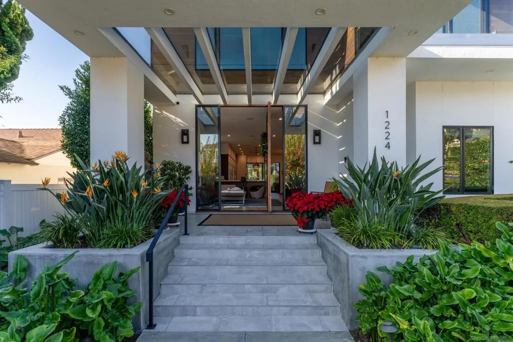 1224 Virginia Way, La Jolla, California 92037 home-pic-2