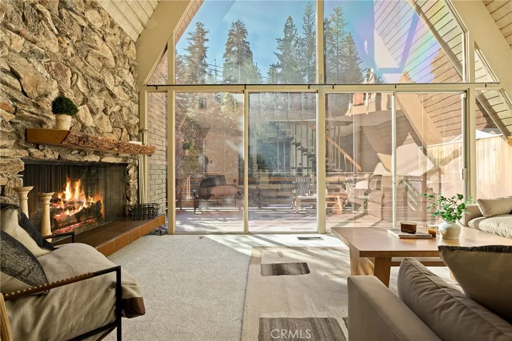 180 Grass Valley 37, Lake Arrowhead, California 92352 home-pic-0