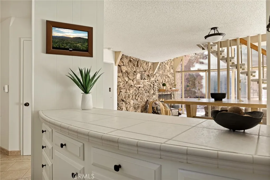 180 Grass Valley 37, Lake Arrowhead, California 92352 home-pic-12