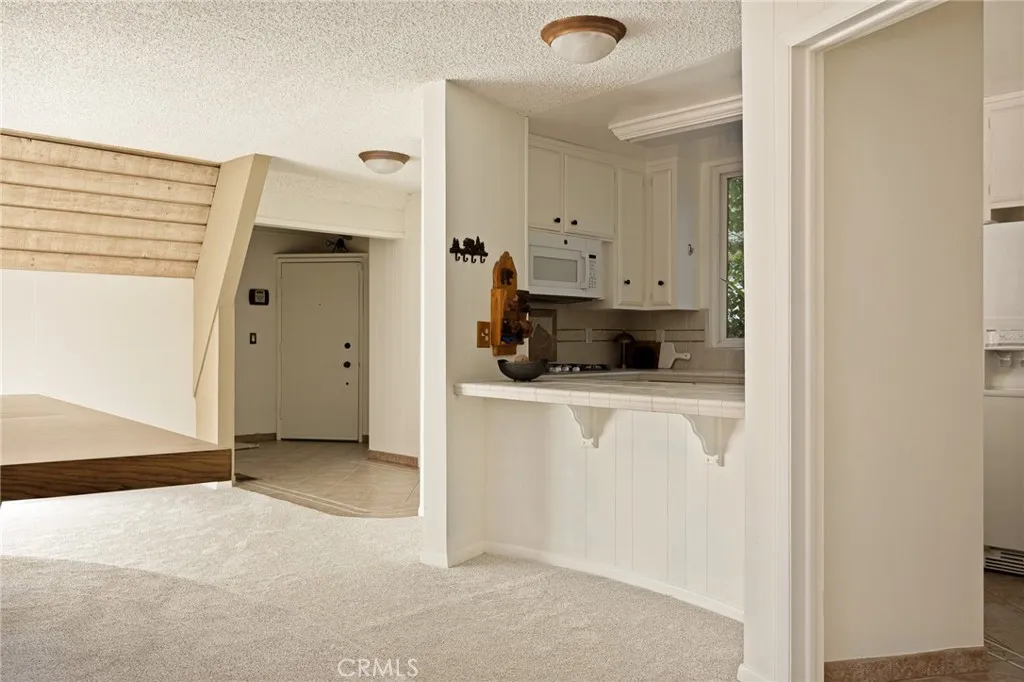 180 Grass Valley 37, Lake Arrowhead, California 92352 home-pic-8