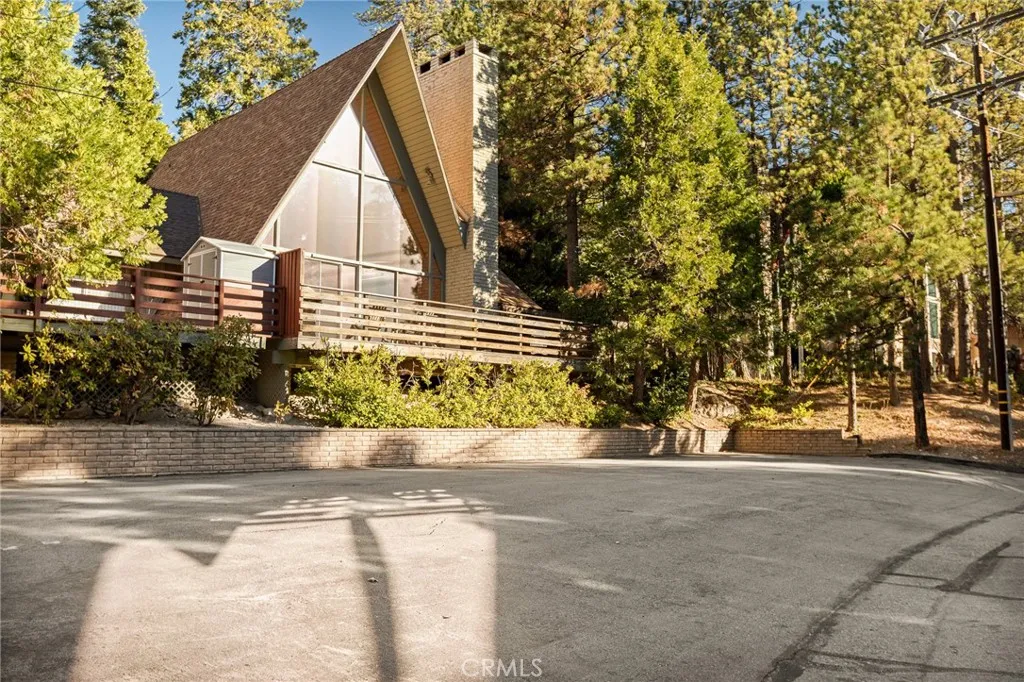 180 Grass Valley 37, Lake Arrowhead, California 92352 home-pic-1
