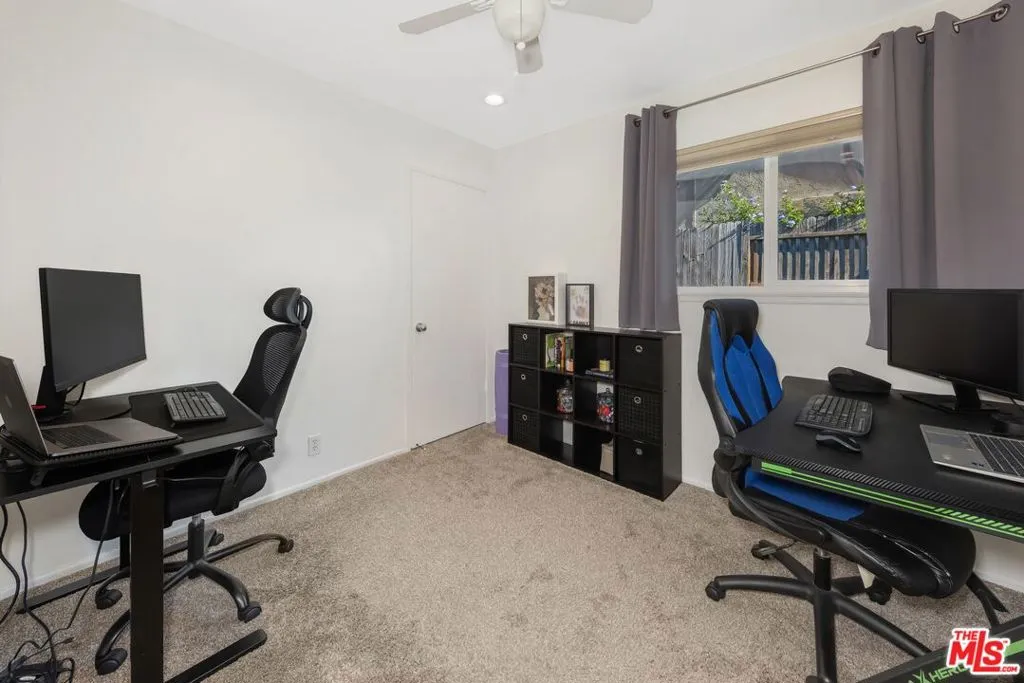 133 Tree Fern Court  home-pic-12