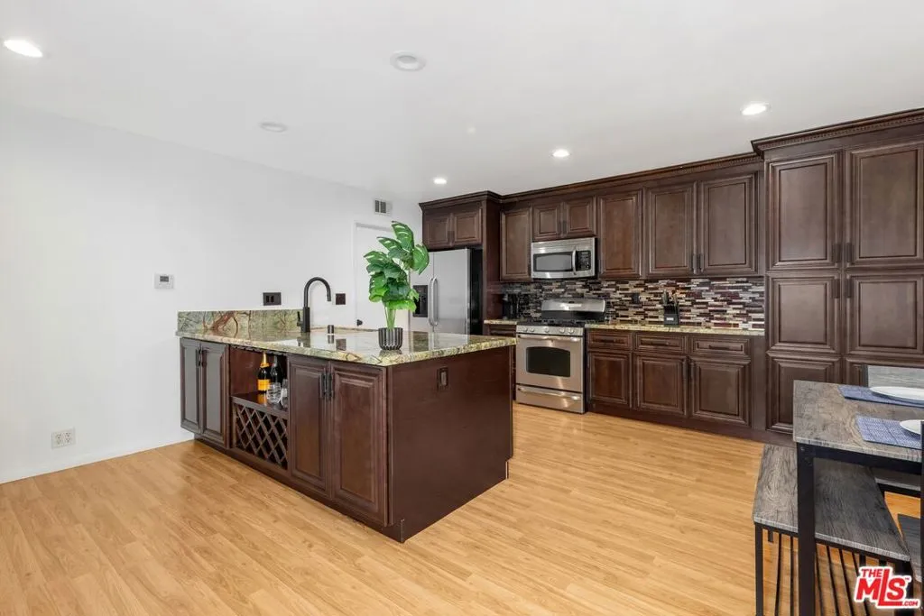 133 Tree Fern Court  home-pic-5