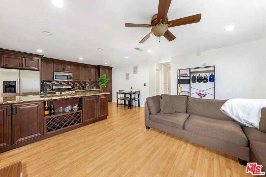 133 Tree Fern Court  home-pic-4