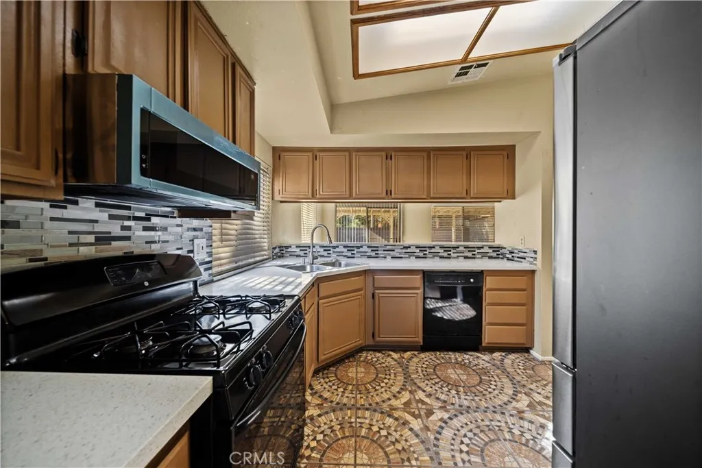 43815 Silver Bow Road, Lancaster, California 93535 home-pic-5