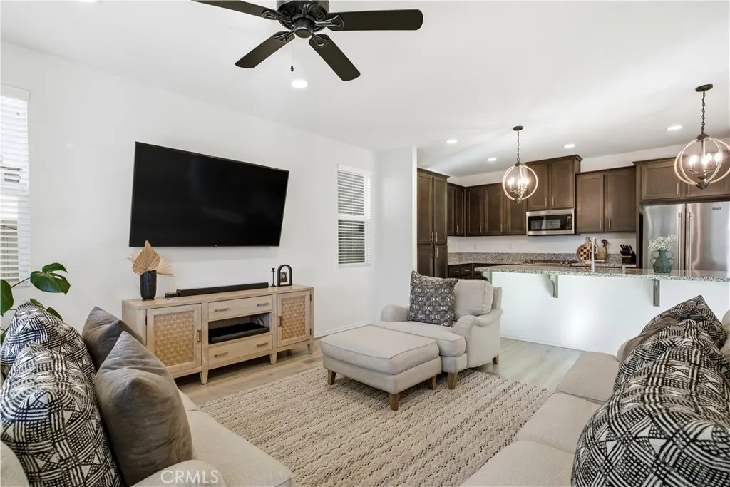 38369 Windingwalk Drive, Murrieta, California 92563 home-pic-19
