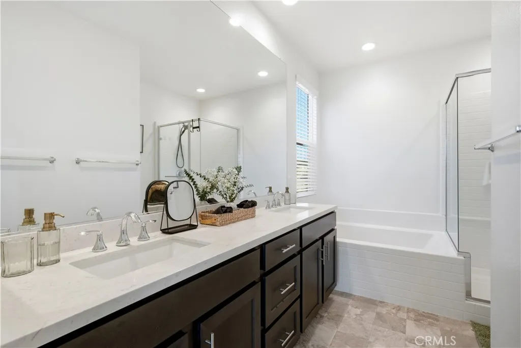 38369 Windingwalk Drive, Murrieta, California 92563 home-pic-2