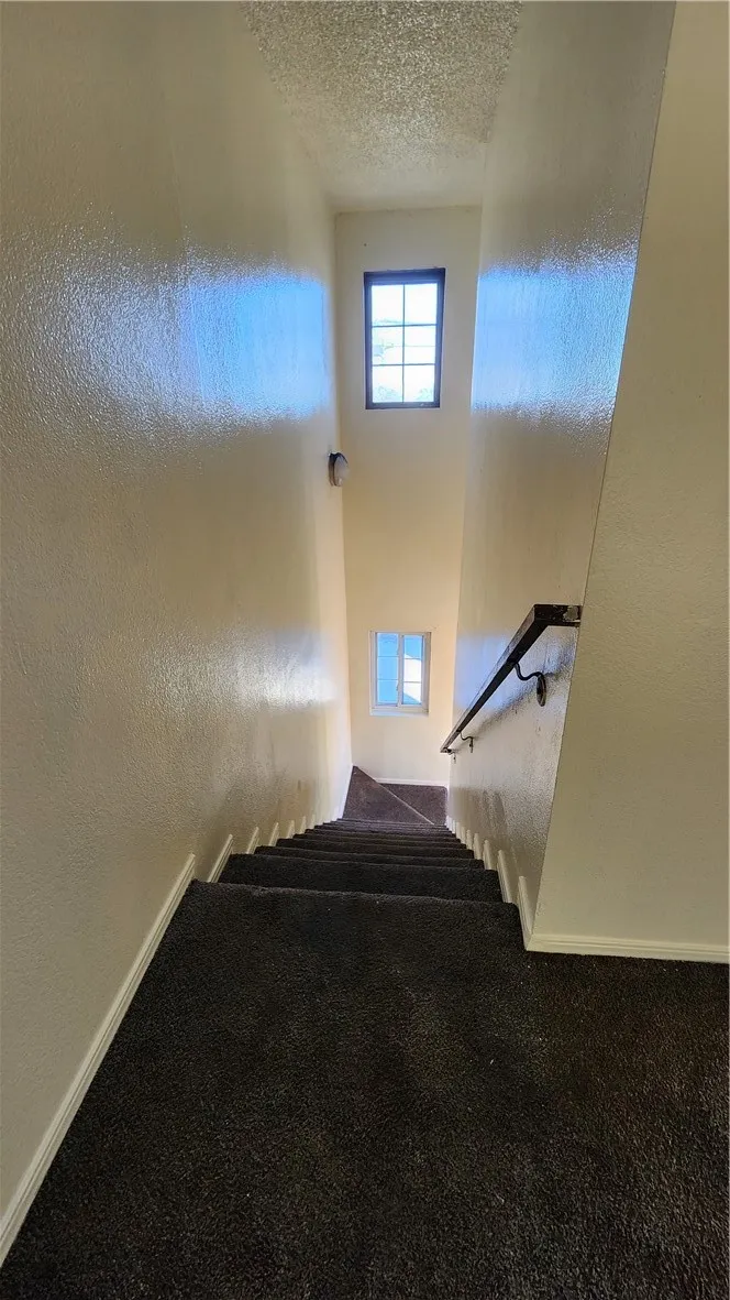 654 Oakford, Los Angeles, California 90022 home-pic-33