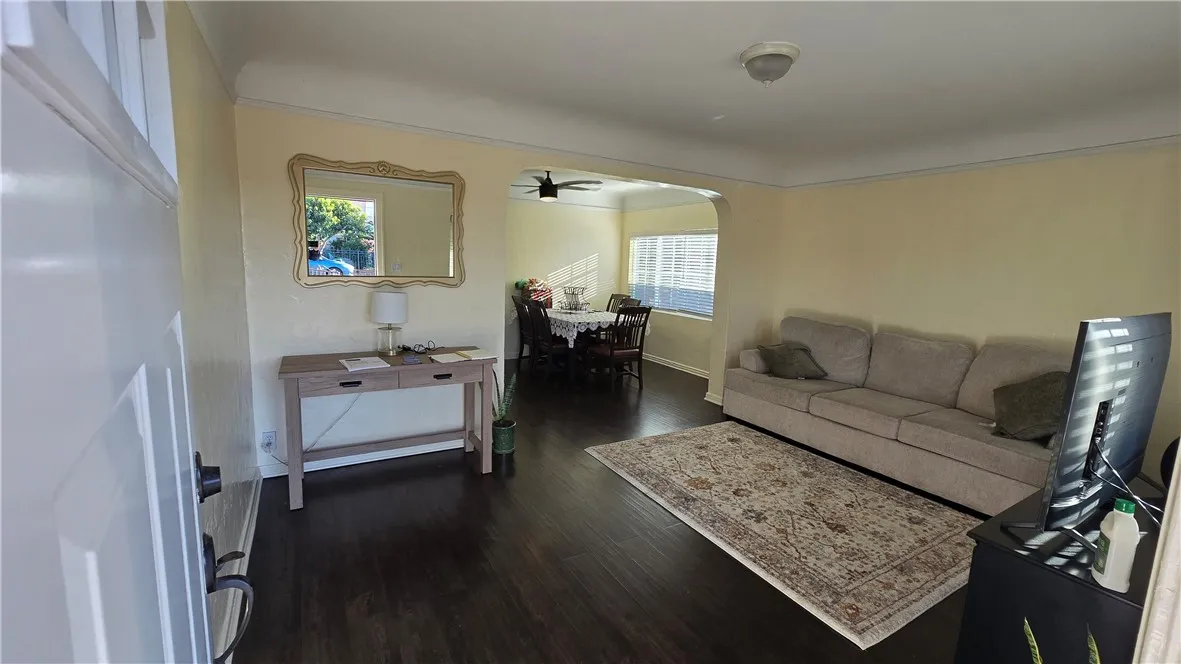 654 Oakford, Los Angeles, California 90022 home-pic-3