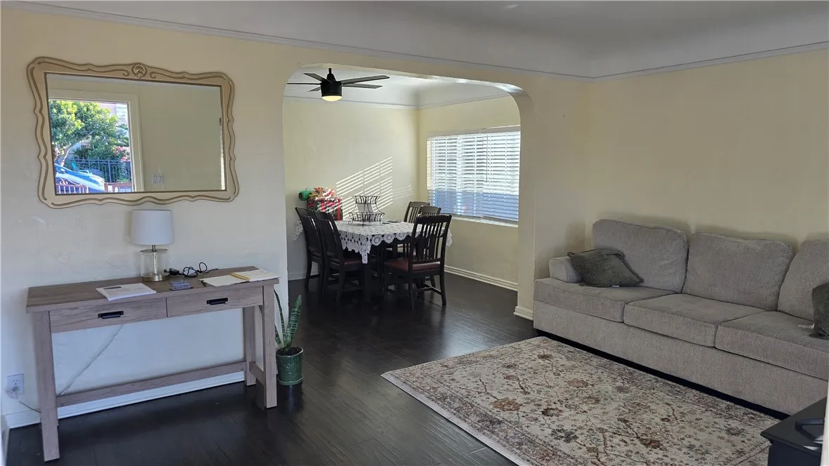 654 Oakford, Los Angeles, California 90022 home-pic-5