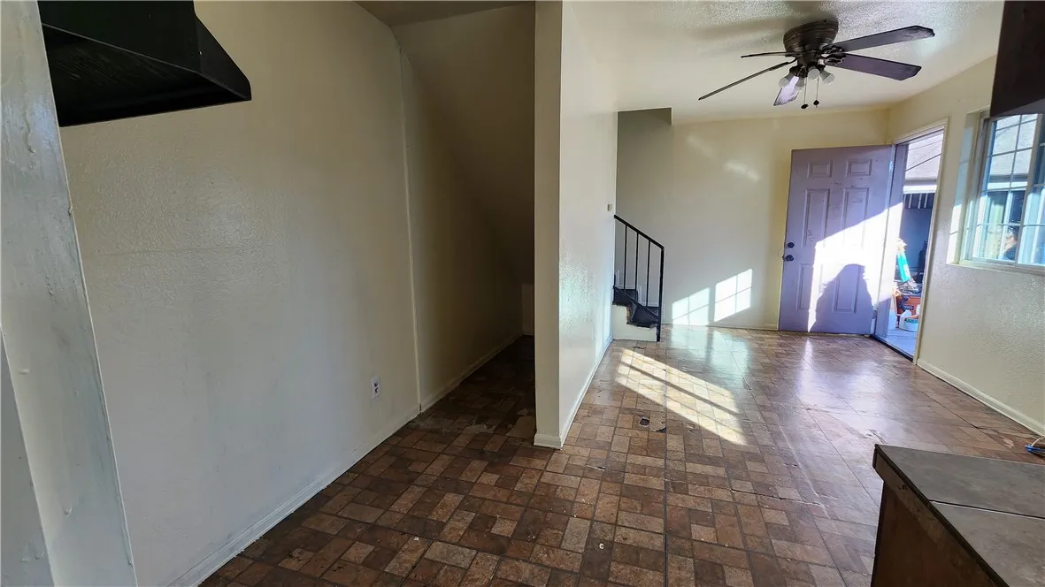 654 Oakford, Los Angeles, California 90022 home-pic-28