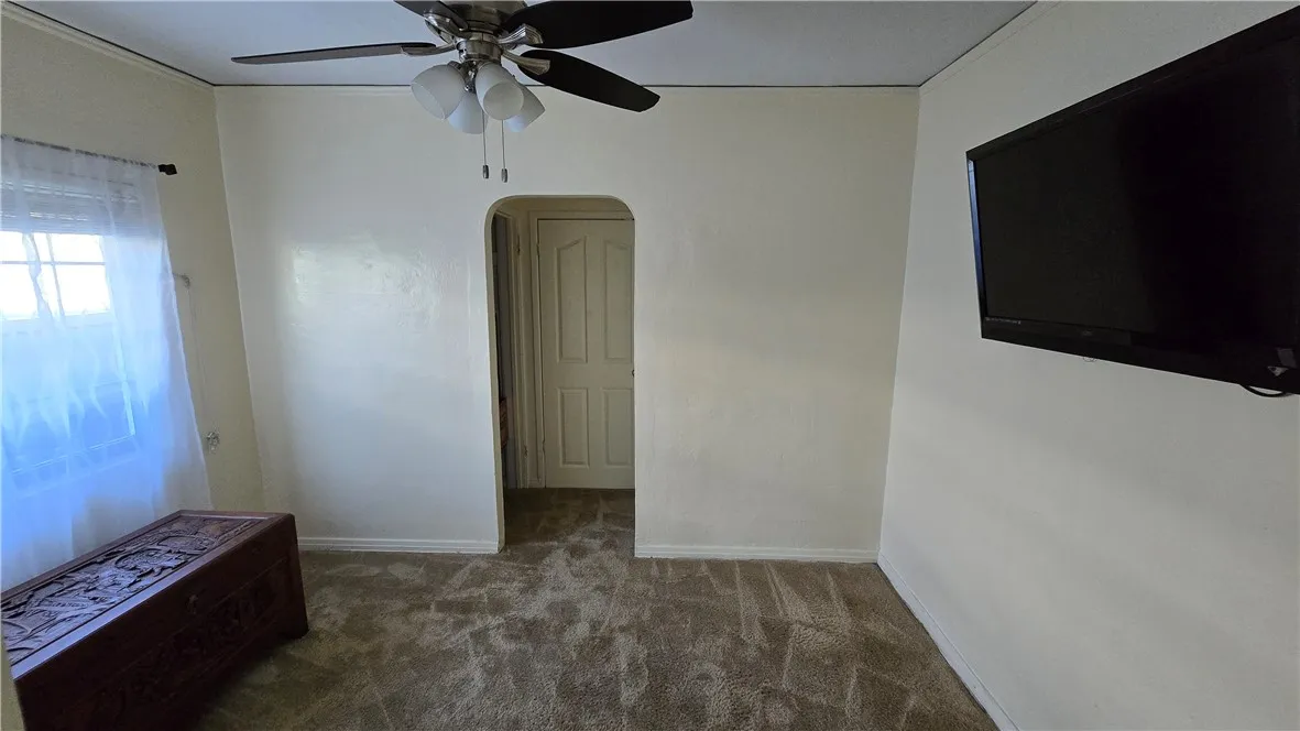654 Oakford, Los Angeles, California 90022 home-pic-10
