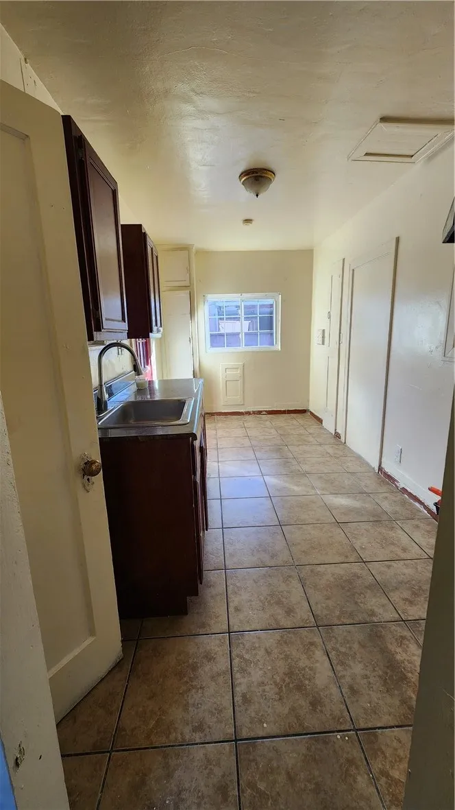 654 Oakford, Los Angeles, California 90022 home-pic-27