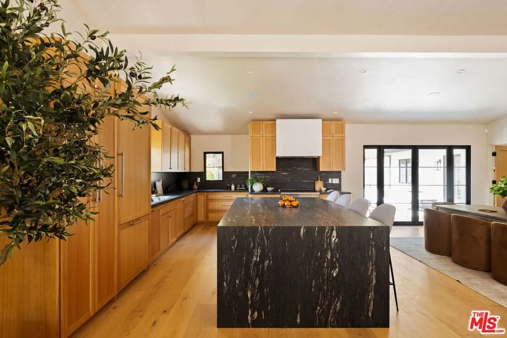 8628 Edwin Drive, Los Angeles, California 90046 home-pic-4