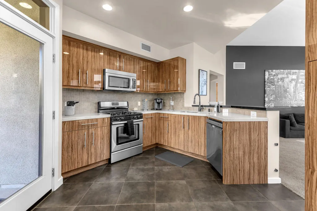900 E Palm Canyon Drive 201, Palm Springs, California 92264 home-pic-32