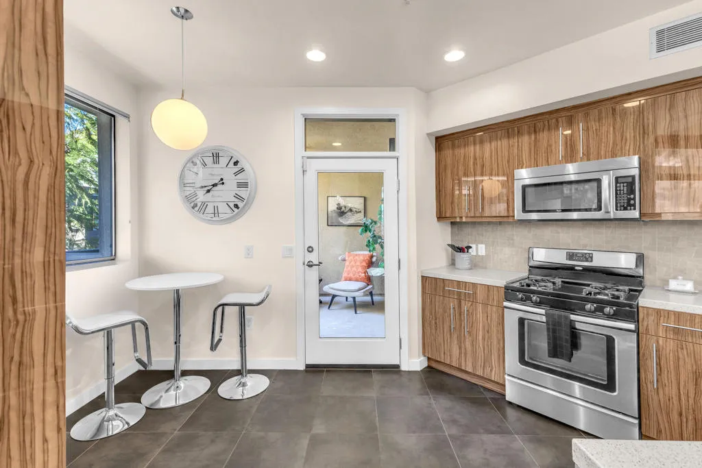 900 E Palm Canyon Drive 201, Palm Springs, California 92264 home-pic-26