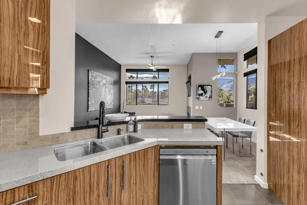 900 E Palm Canyon Drive 201, Palm Springs, California 92264 home-pic-29