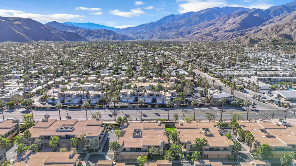 900 E Palm Canyon Drive 201, Palm Springs, California 92264 home-pic-41