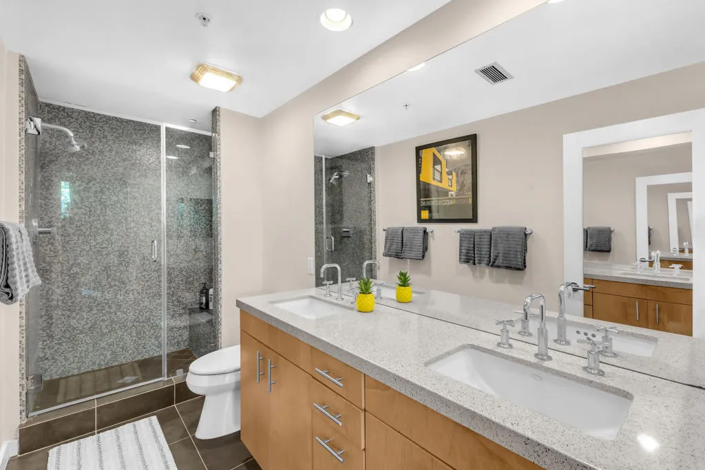 900 E Palm Canyon Drive 201, Palm Springs, California 92264 home-pic-8
