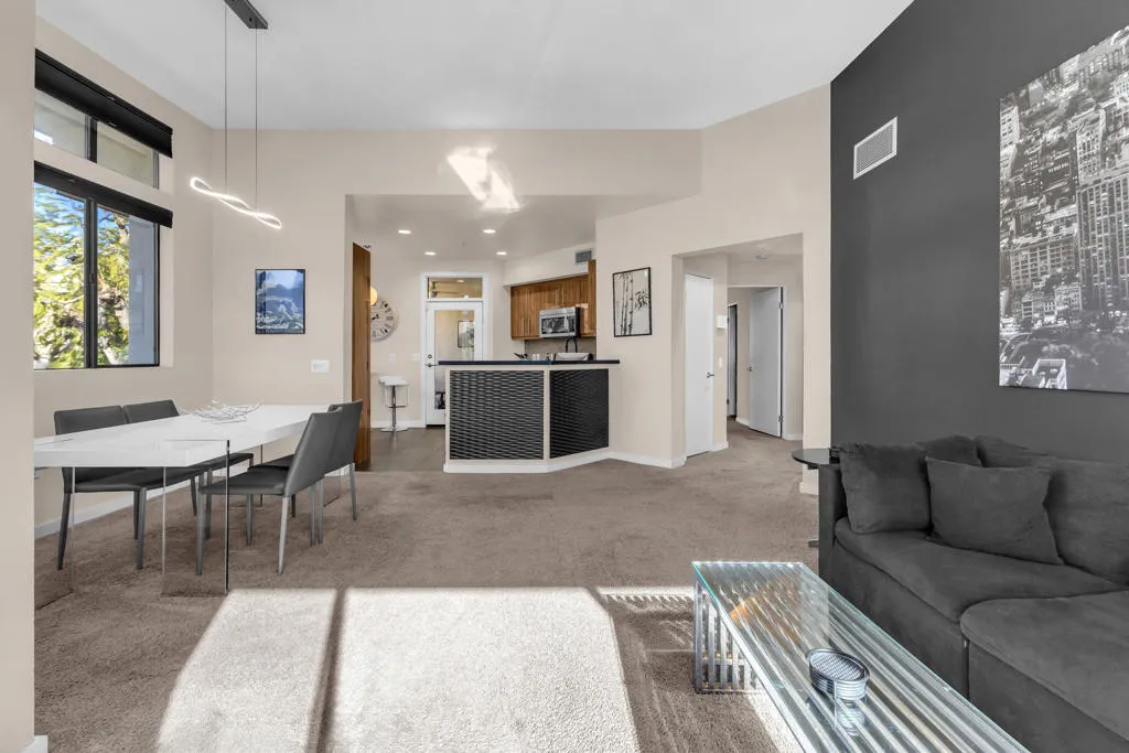900 E Palm Canyon Drive 201, Palm Springs, California 92264 home-pic-21