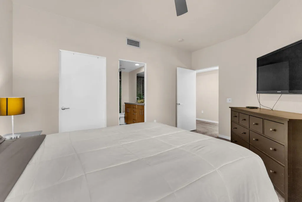 900 E Palm Canyon Drive 201, Palm Springs, California 92264 home-pic-7
