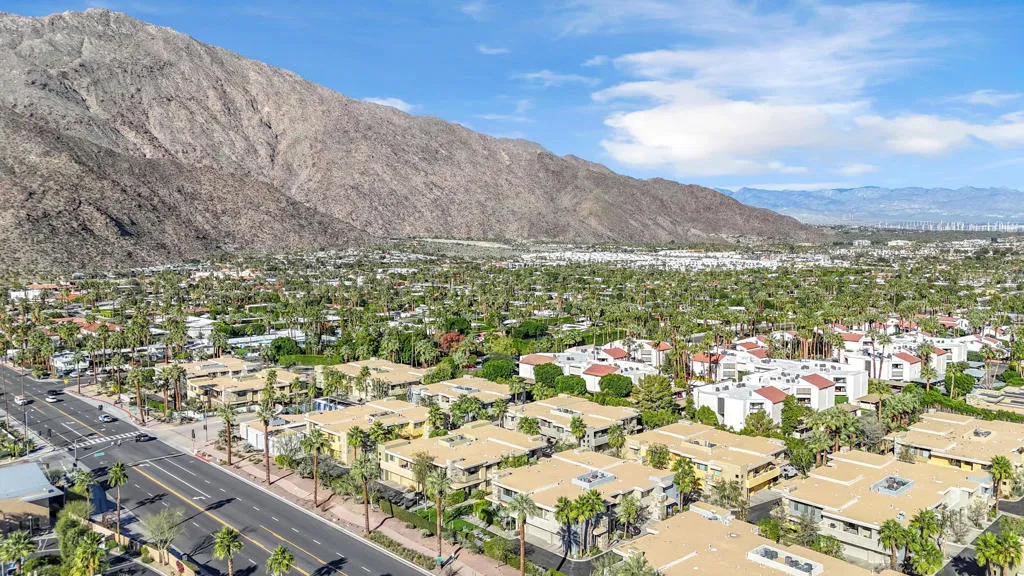 900 E Palm Canyon Drive 201, Palm Springs, California 92264 home-pic-38