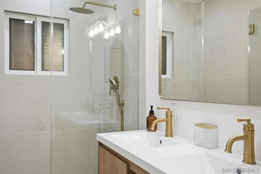 7427 Margerum Ave, San Diego, California 92120 home-pic-22