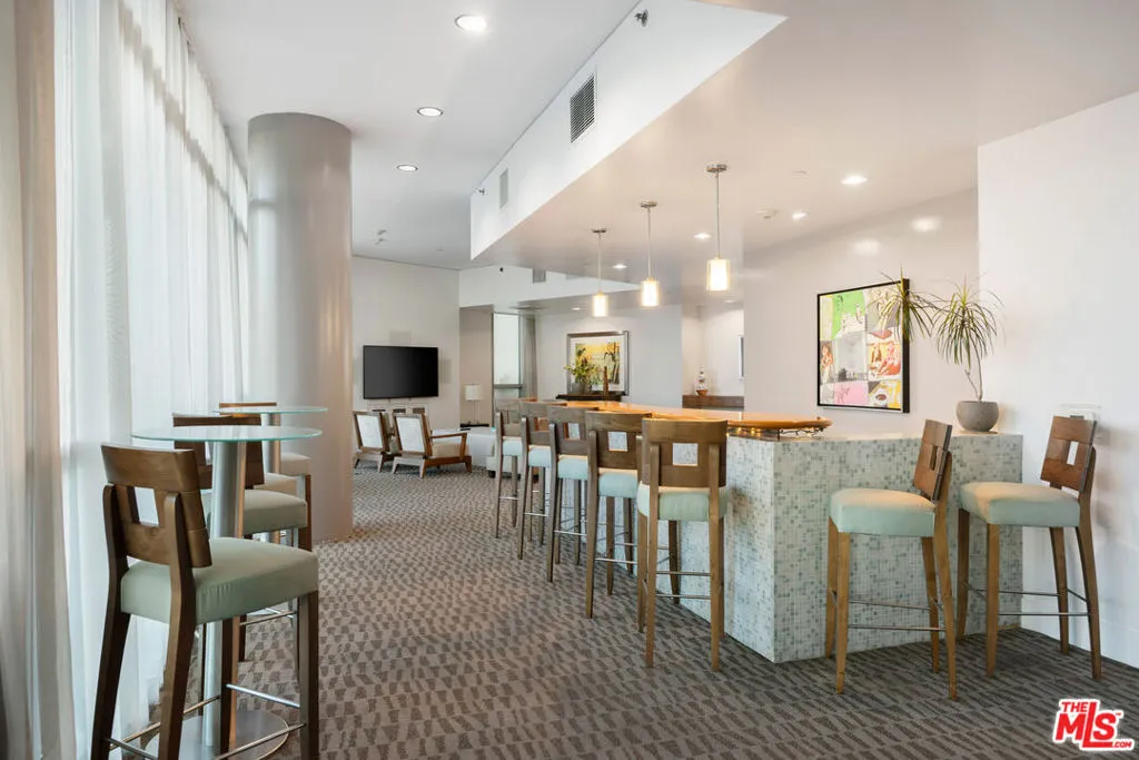 13650 Marina Pointe Drive 908, Marina Del Rey, California 90292 home-pic-24