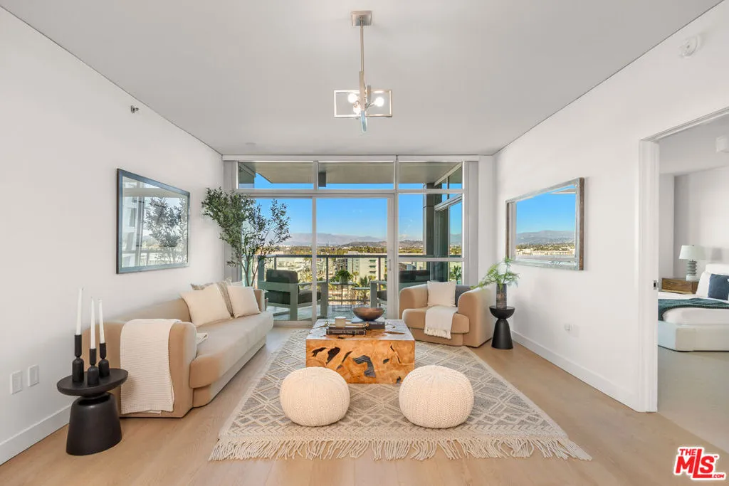 13650 Marina Pointe Drive 908, Marina Del Rey, California 90292 home-pic-2
