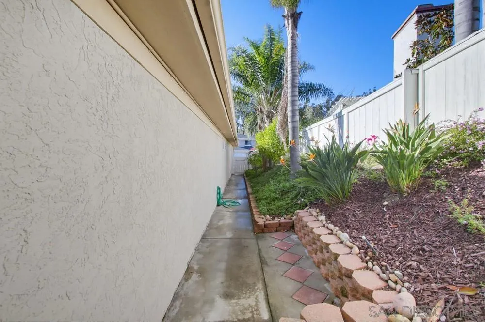10460 La Vita C, San Diego, California 92131 home-pic-24