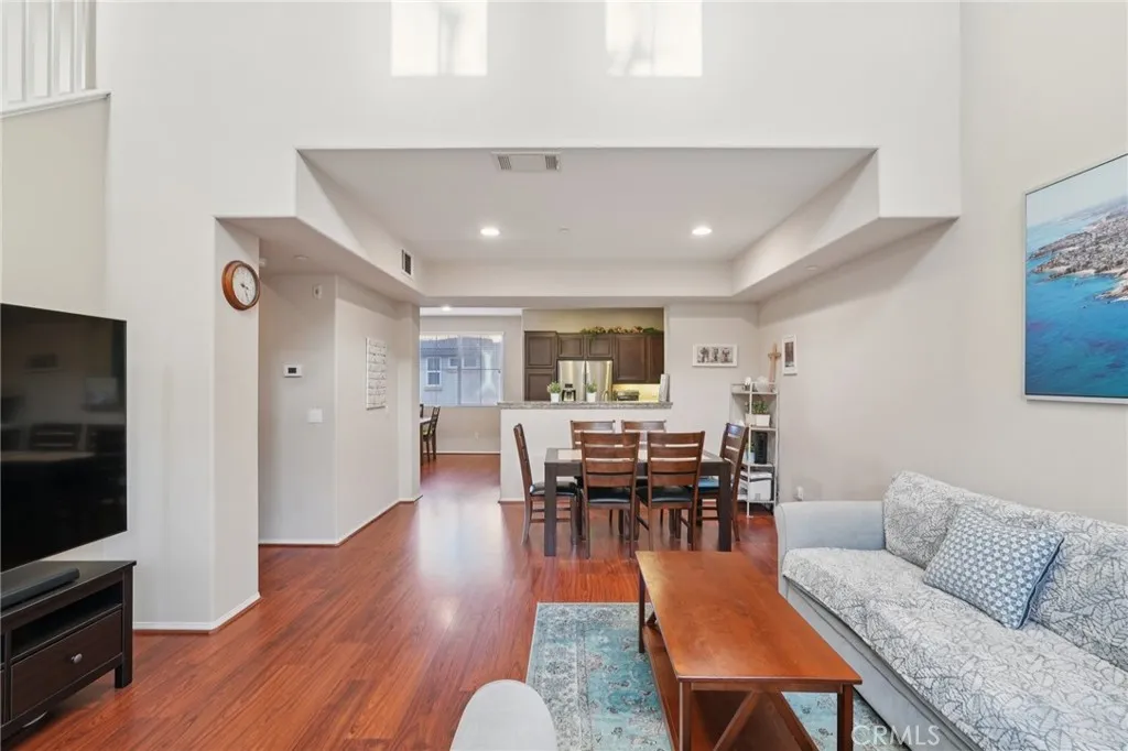 17871 Shady View home-pic-8