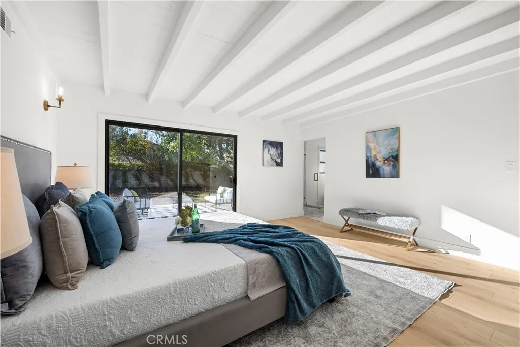 5833 Allott Avenue, Valley Glen, California 91401 home-pic-18